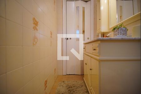 Casa à venda com 350m², 3 quartos e 2 vagasBanheiro Corredor