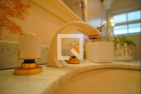 Casa à venda com 350m², 3 quartos e 2 vagasBanheiro Corredor - Torneira