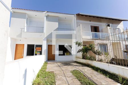 Casa à venda com 127m², 3 quartos e 2 vagas Casa à venda com 127m², 3 quartos e 2 vagasFachada