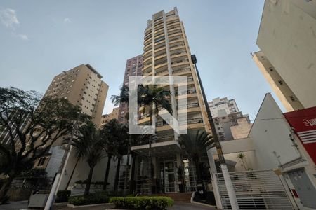Studio à venda com 28m², 1 quarto e 1 vaga Studio à venda com 28m², 1 quarto e 1 vagaFachada