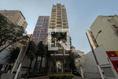 Studio à venda com 28m², 1 quarto e 1 vaga Studio à venda com 28m², 1 quarto e 1 vagaFachada