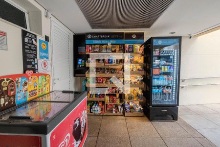 Studio à venda com 28m², 1 quarto e 1 vaga Studio à venda com 28m², 1 quarto e 1 vagaMercado