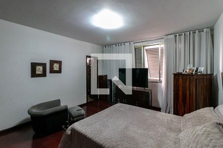 Apartamento à venda com 270m², 4 quartos e 1 vaga Apartamento à venda com 270m², 4 quartos e 1 vagaSuíte