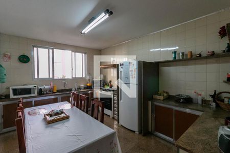 Apartamento à venda com 270m², 4 quartos e 1 vaga Apartamento à venda com 270m², 4 quartos e 1 vagaCozinha