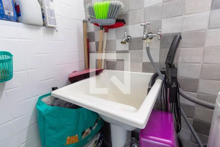 Casa de condomínio à venda com 72m², 2 quartos e 1 vaga Casa de condomínio à venda com 72m², 2 quartos e 1 vagaLavanderia