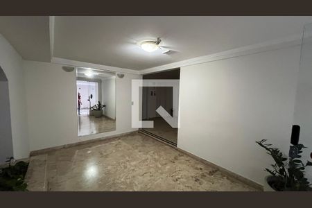 Apartamento à venda com 101m², 4 quartos e sem vaga Apartamento à venda com 101m², 4 quartos e sem vagaHall de entrada
