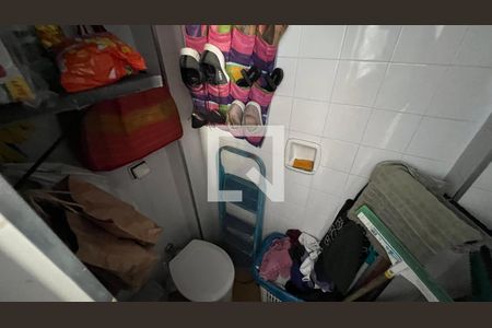Apartamento à venda com 101m², 4 quartos e sem vaga Apartamento à venda com 101m², 4 quartos e sem vagaBanheiro de serviço