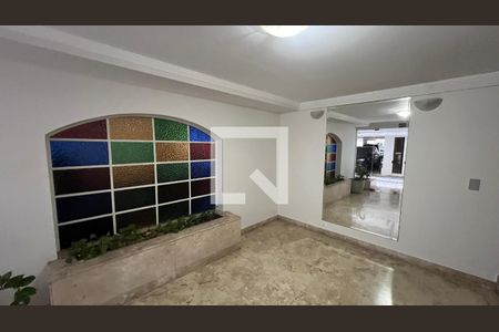 Apartamento à venda com 101m², 4 quartos e sem vaga Apartamento à venda com 101m², 4 quartos e sem vagaHall