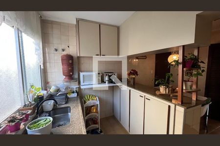 Apartamento à venda com 101m², 4 quartos e sem vaga Apartamento à venda com 101m², 4 quartos e sem vagaCozinha