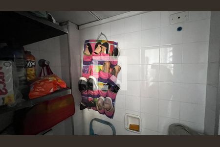 Apartamento à venda com 101m², 4 quartos e sem vaga Apartamento à venda com 101m², 4 quartos e sem vagaBanheiro de serviço