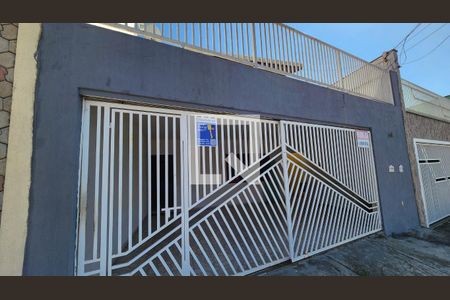 Casa à venda com 150m², 3 quartos e 3 vagasFachada + Plaquinha