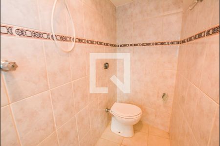 Casa à venda com 230m², 3 quartos e 2 vagasBanheiro de serviço