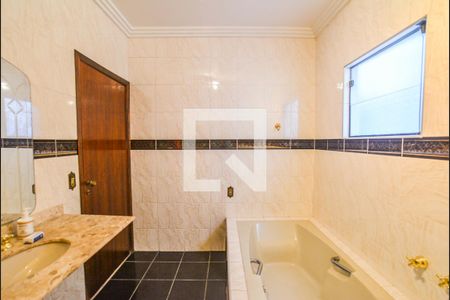 Casa à venda com 230m², 3 quartos e 2 vagasBanheiro Social