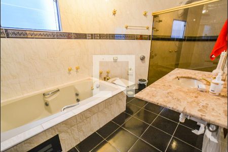 Casa à venda com 230m², 3 quartos e 2 vagasBanheiro Social