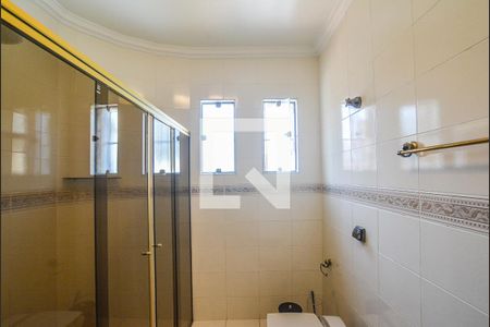 Casa à venda com 230m², 3 quartos e 2 vagasBanheiro da Suíte