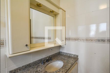 Casa à venda com 230m², 3 quartos e 2 vagasBanheiro da Suíte