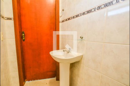 Casa à venda com 230m², 3 quartos e 2 vagasBanheiro de serviço