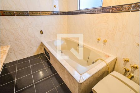 Casa à venda com 230m², 3 quartos e 2 vagasBanheiro Social