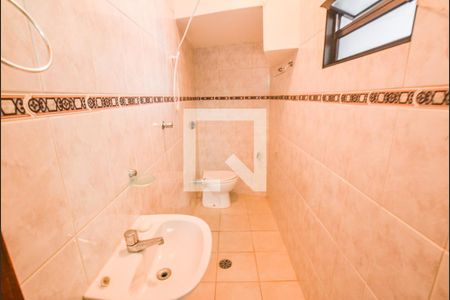 Casa à venda com 230m², 3 quartos e 2 vagasBanheiro de serviço