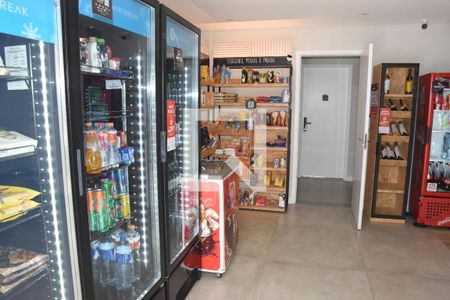 Apartamento para alugar com 34m², 2 quartos e 1 vagaÁrea comum - Minimercado