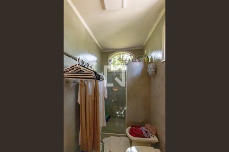 Casa à venda com 405m², 3 quartos e 4 vagasBanheiro 2 do Quarto 2