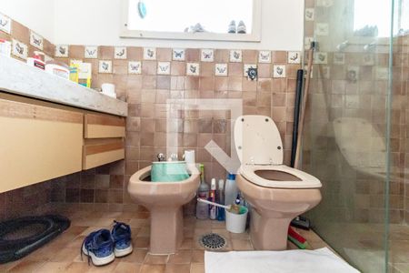 Casa à venda com 405m², 3 quartos e 4 vagasBanheiro de serviço