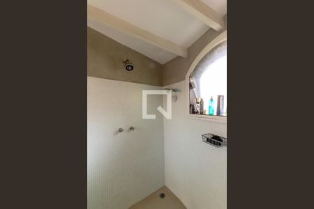 Casa à venda com 405m², 3 quartos e 4 vagasBanheiro 1 do Quarto 2