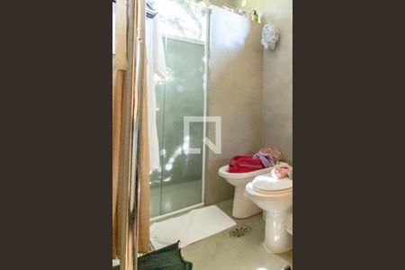 Casa à venda com 405m², 3 quartos e 4 vagasBanheiro 2 do Quarto 2