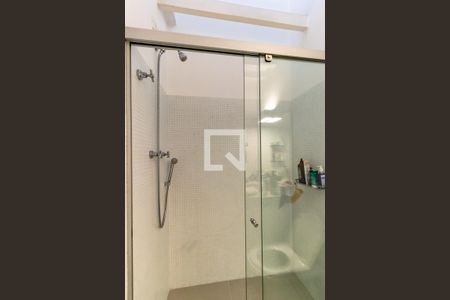 Casa à venda com 405m², 3 quartos e 4 vagasBanheiro do Quarto 1