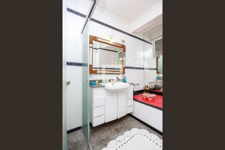 Apartamento à venda com 144m², 2 quartos e 2 vagasSuíte - Banheiro