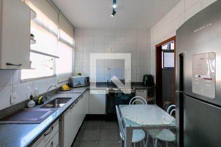 Apartamento à venda com 121m², 4 quartos e 2 vagas Apartamento à venda com 121m², 4 quartos e 2 vagasCozinha