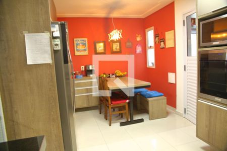 Casa de condomínio à venda com 178m², 4 quartos e 4 vagasCozinha