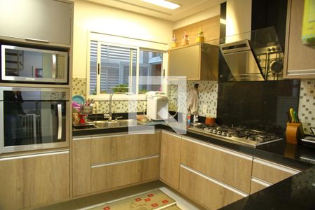 Casa de condomínio à venda com 178m², 4 quartos e 4 vagasCozinha