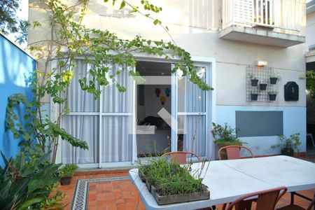 Casa de condomínio à venda com 178m², 4 quartos e 4 vagasQuintal