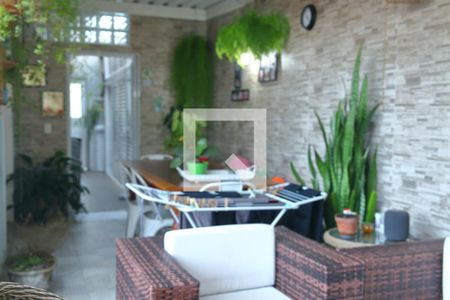 Casa de condomínio à venda com 178m², 4 quartos e 4 vagasQuintal