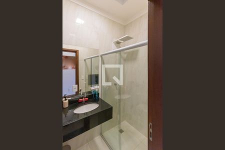 Casa à venda com 120m², 3 quartos e 3 vagasBanheiro