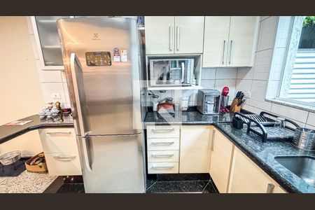 Casa à venda com 161m², 3 quartos e 4 vagas Casa à venda com 161m², 3 quartos e 4 vagasCozinha