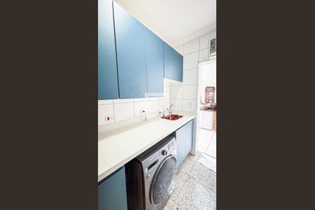 Casa à venda com 161m², 3 quartos e 4 vagas Casa à venda com 161m², 3 quartos e 4 vagasÁrea de Serviço