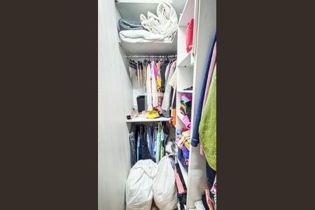 Casa à venda com 161m², 3 quartos e 4 vagas Casa à venda com 161m², 3 quartos e 4 vagasCloset