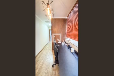 Casa à venda com 161m², 3 quartos e 4 vagas Casa à venda com 161m², 3 quartos e 4 vagasEscritório