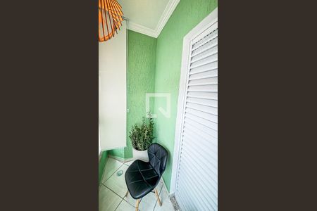 Casa à venda com 161m², 3 quartos e 4 vagas Casa à venda com 161m², 3 quartos e 4 vagasVaranda Suite 1