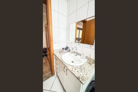 Casa à venda com 161m², 3 quartos e 4 vagas Casa à venda com 161m², 3 quartos e 4 vagasBanheiro da Suíte 2