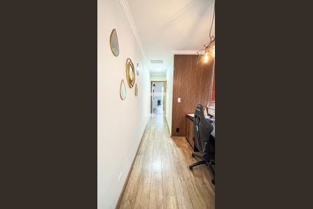 Casa à venda com 161m², 3 quartos e 4 vagas Casa à venda com 161m², 3 quartos e 4 vagasCorredor