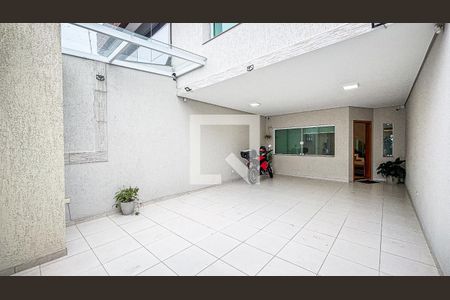 Casa à venda com 161m², 3 quartos e 4 vagas Casa à venda com 161m², 3 quartos e 4 vagasGaragem