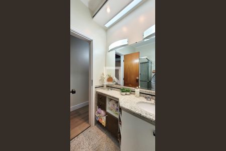 Apartamento à venda com 280m², 3 quartos e 2 vagasBanheiro Social