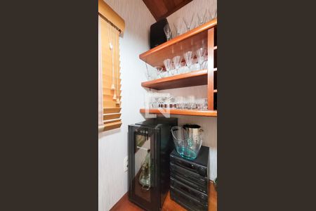 Apartamento à venda com 280m², 3 quartos e 2 vagasAdega