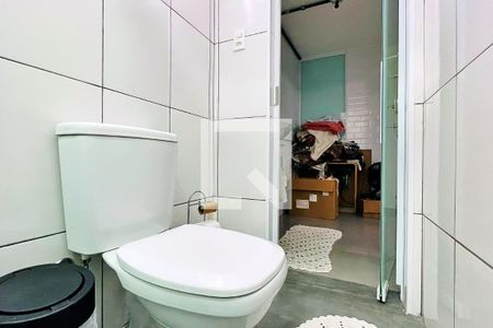 Casa à venda com 203m², 2 quartos e 2 vagas Casa à venda com 203m², 2 quartos e 2 vagasBanheiro