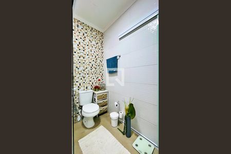 Casa à venda com 203m², 2 quartos e 2 vagas Casa à venda com 203m², 2 quartos e 2 vagasBanheiro da Suíte 2
