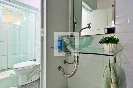 Casa à venda com 203m², 2 quartos e 2 vagas Casa à venda com 203m², 2 quartos e 2 vagasBanheiro