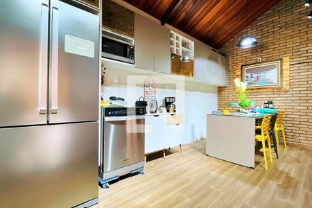 Casa à venda com 203m², 2 quartos e 2 vagas Casa à venda com 203m², 2 quartos e 2 vagasCozinha